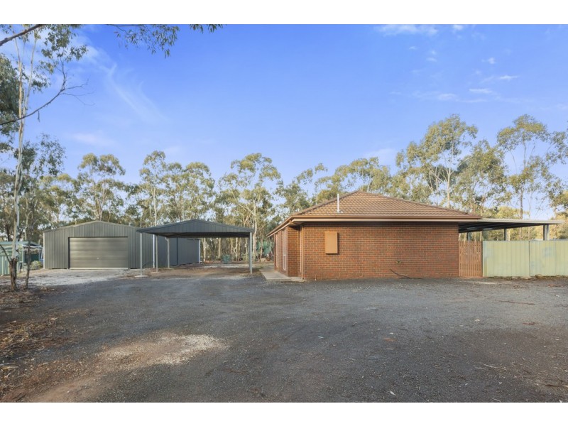 92 East Road, Huntly VIC 3551