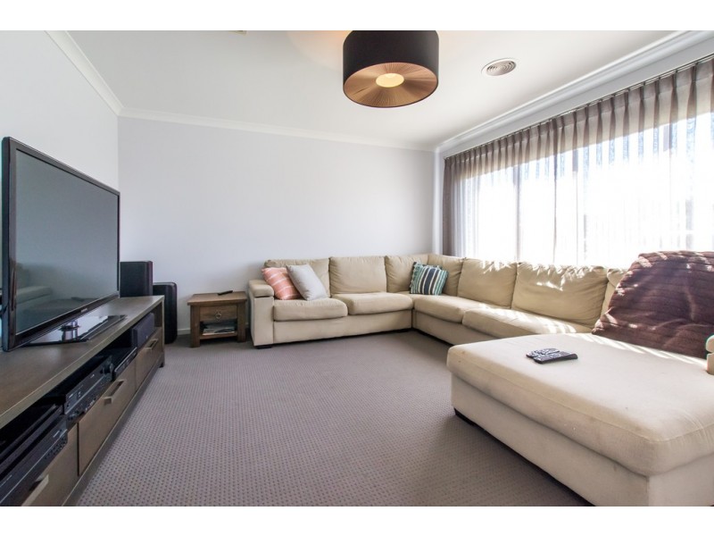 4 Chevington Close, Golden Square VIC 3555