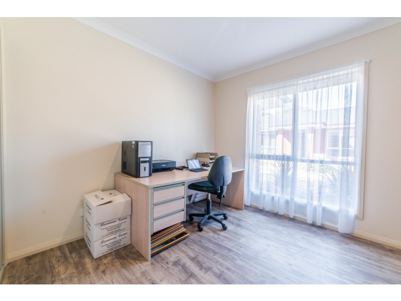 8/21 Scullys Lane, Heathcote VIC 3523