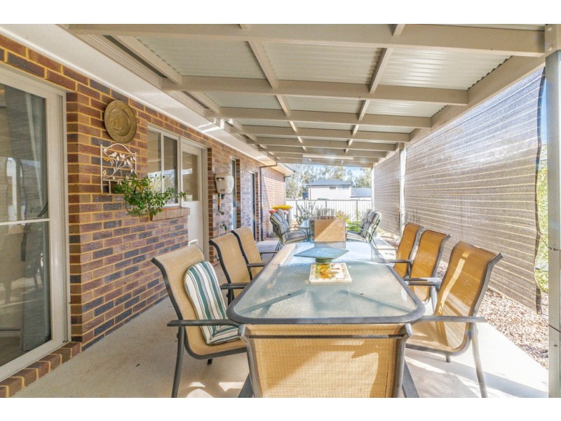 8/21 Scullys Lane, Heathcote VIC 3523