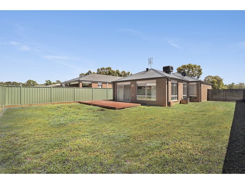 13 Gladeville Drive, Eaglehawk VIC 3556