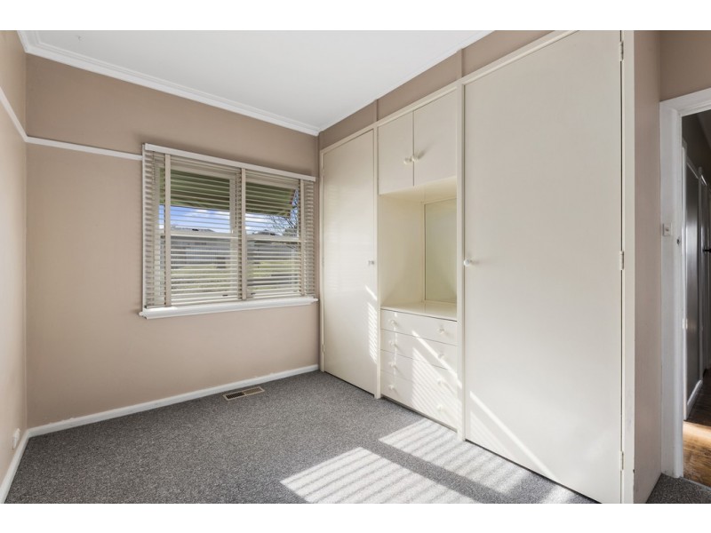 1 Baslar Court, Kangaroo Flat VIC 3555