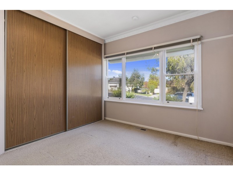1 Baslar Court, Kangaroo Flat VIC 3555