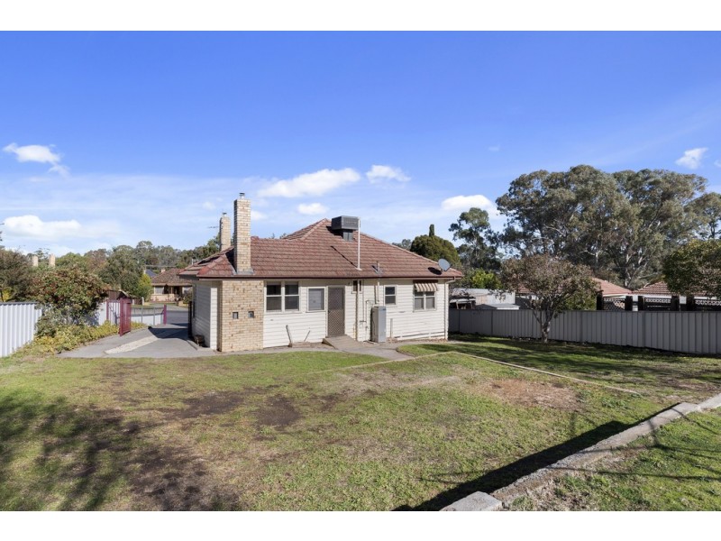 1 Baslar Court, Kangaroo Flat VIC 3555