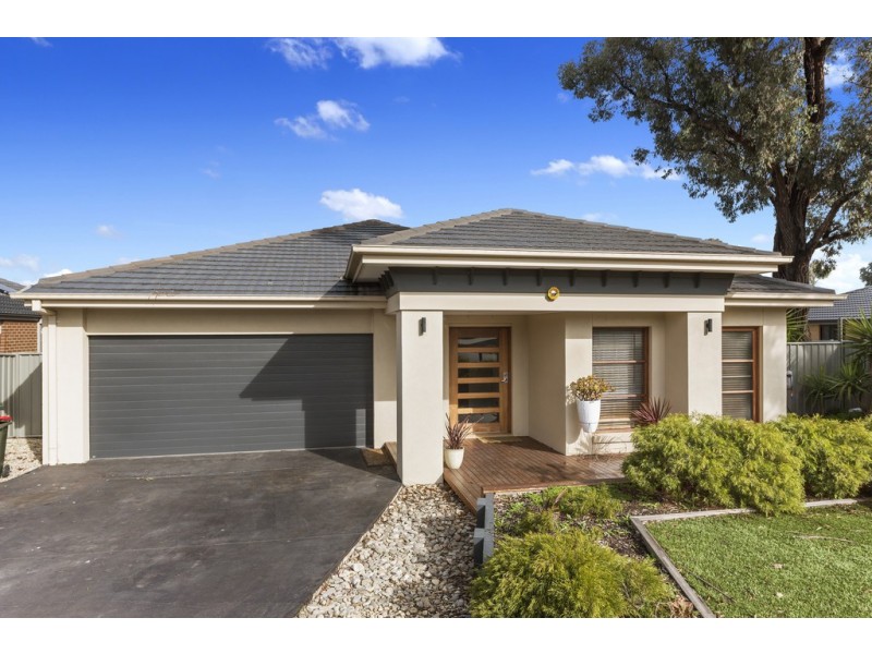 2 Klim Avenue, Kangaroo Flat VIC 3555