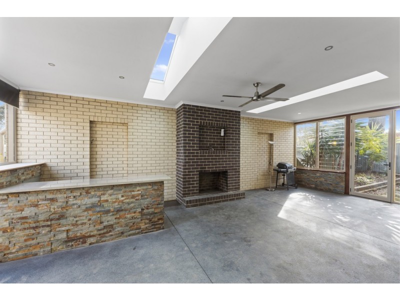 2 Klim Avenue, Kangaroo Flat VIC 3555