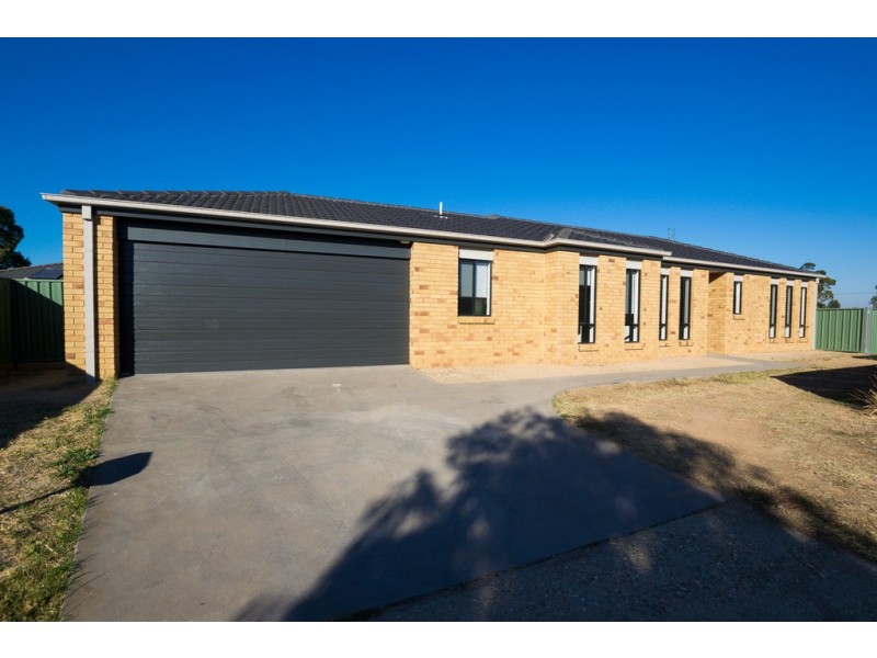 5 Deharl Court, Ascot VIC 3551