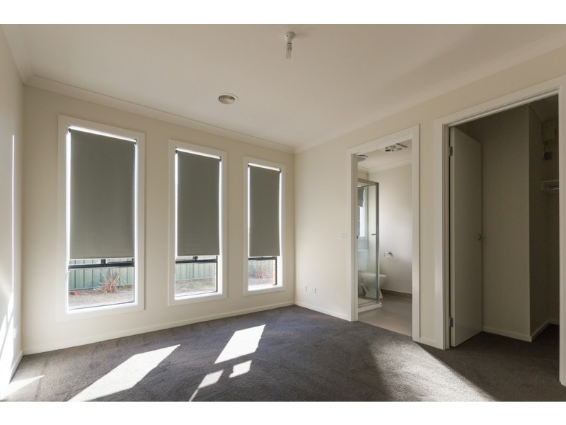 5 Deharl Court, Ascot VIC 3551