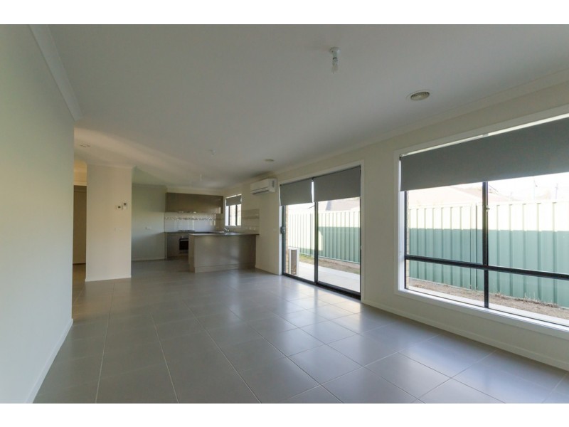 5 Deharl Court, Ascot VIC 3551