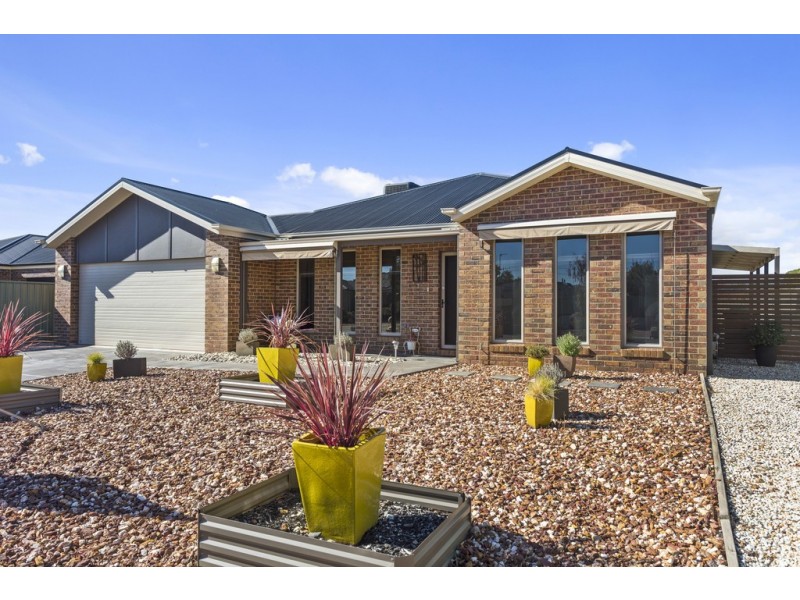 4 Greenfield Drive, Epsom VIC 3551