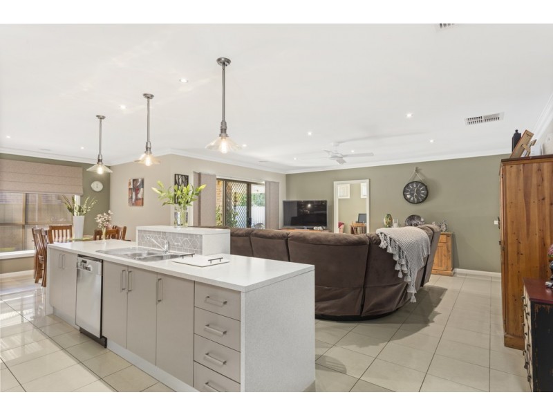 4 Greenfield Drive, Epsom VIC 3551