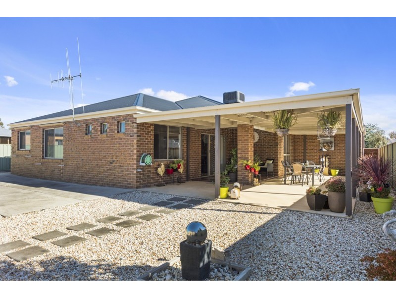 4 Greenfield Drive, Epsom VIC 3551