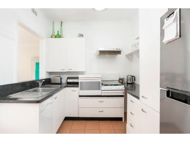 2 Wallace Avenue, Flora Hill VIC 3550