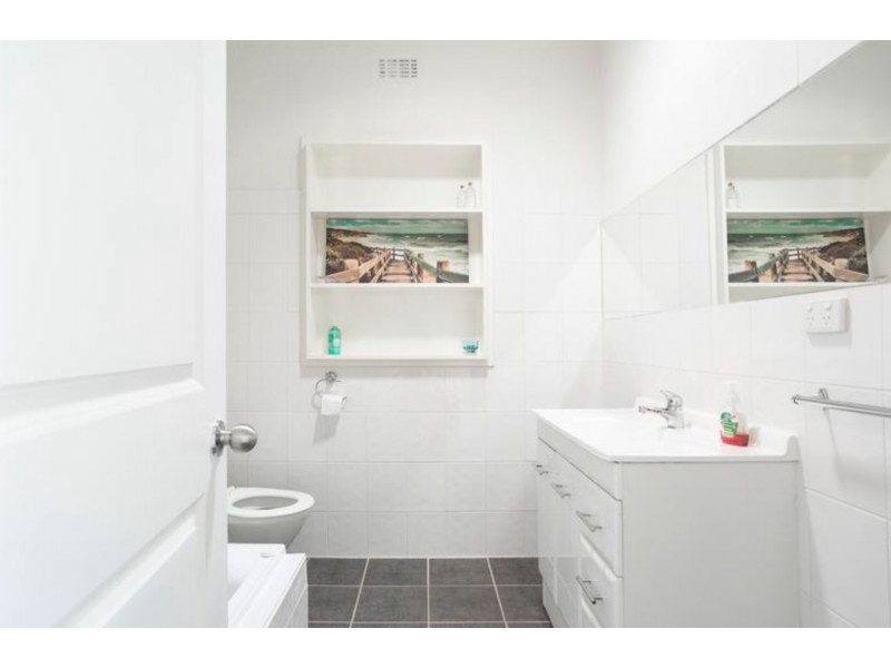 2 Wallace Avenue, Flora Hill VIC 3550