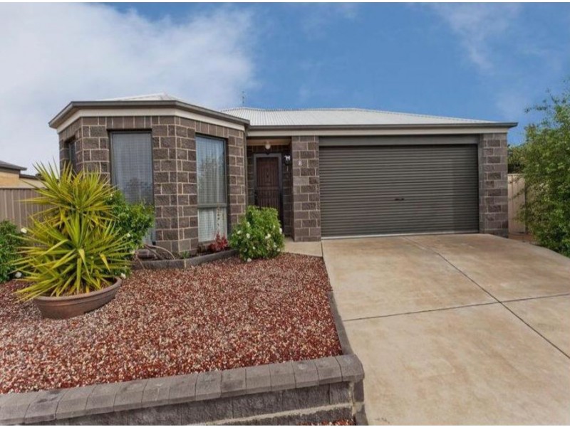 8 Aliza Avenue, California Gully VIC 3556