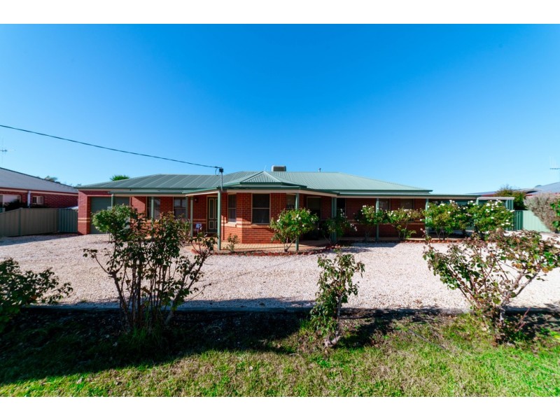 178 Myrtle Rd, Ascot VIC 3551