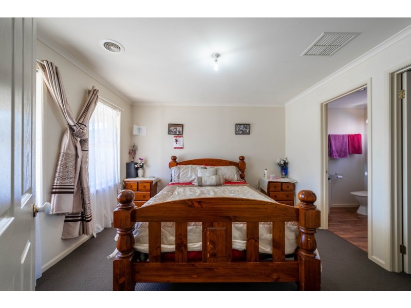 178 Myrtle Rd, Ascot VIC 3551