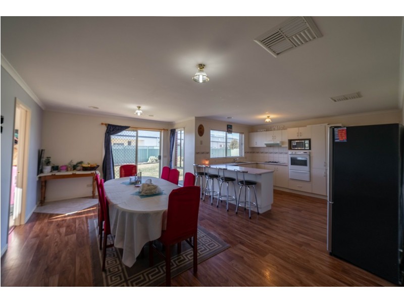 178 Myrtle Rd, Ascot VIC 3551