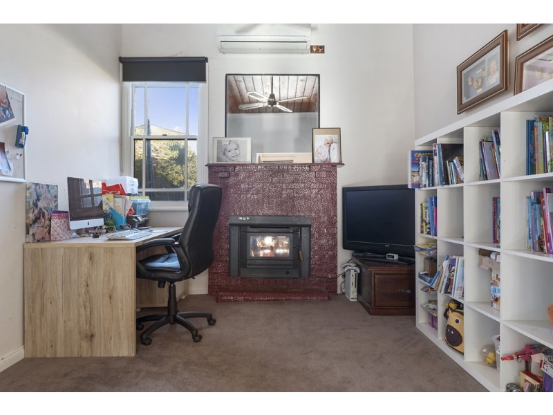 16 Sandhurst Road, California Gully VIC 3556