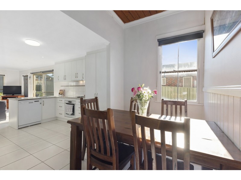 16 Sandhurst Road, California Gully VIC 3556