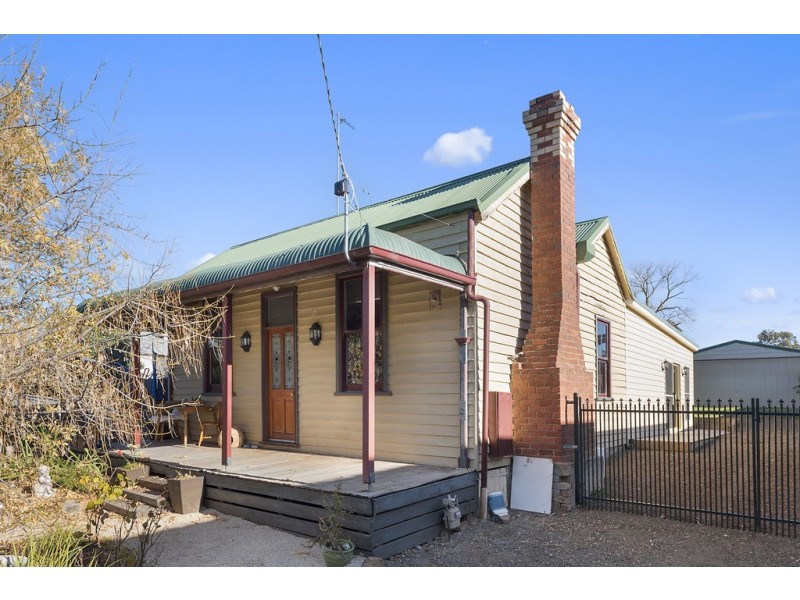 16 Sandhurst Road, California Gully VIC 3556