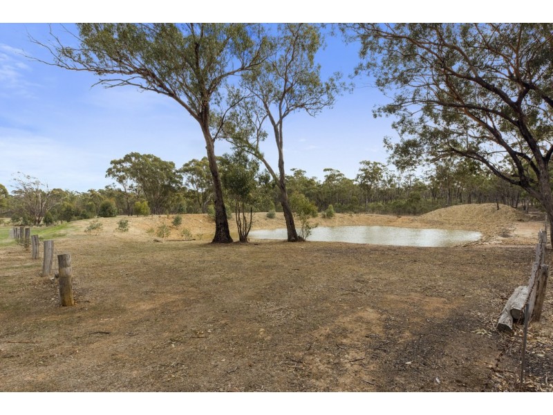 37 Benson Road, Waanyarra VIC 3551