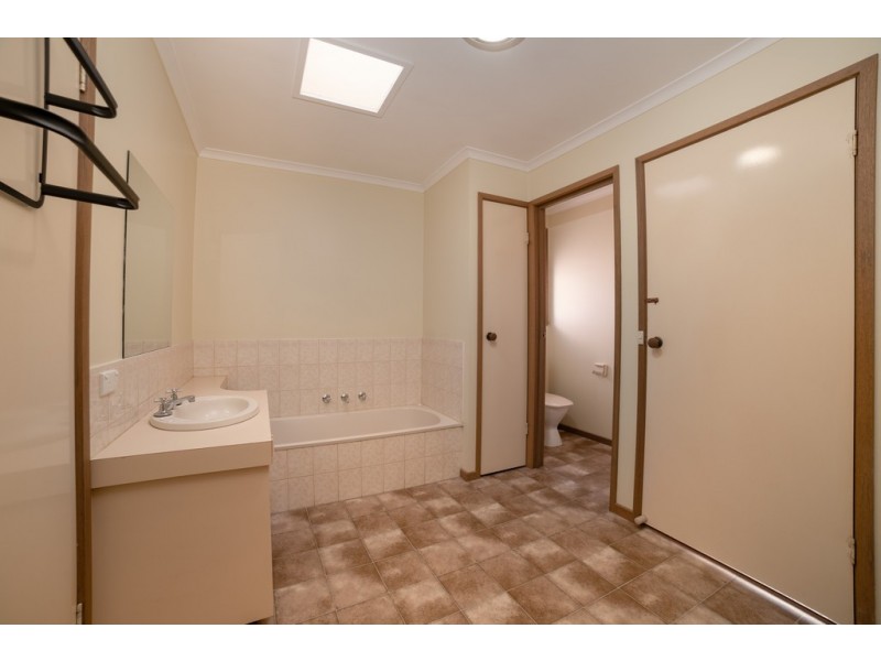 1/46 Mackenzie Street West, Golden Square VIC 3555