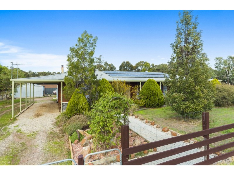 5 Settlers Place, Maiden Gully VIC 3551