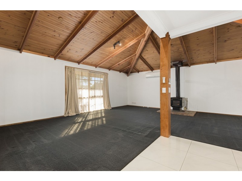 5 Settlers Place, Maiden Gully VIC 3551