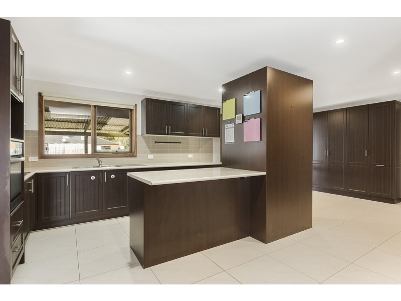 5 Settlers Place, Maiden Gully VIC 3551