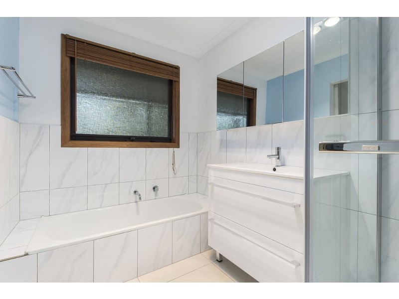 5 Settlers Place, Maiden Gully VIC 3551