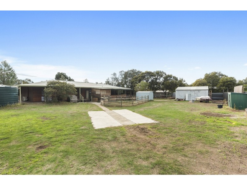 5 Settlers Place, Maiden Gully VIC 3551