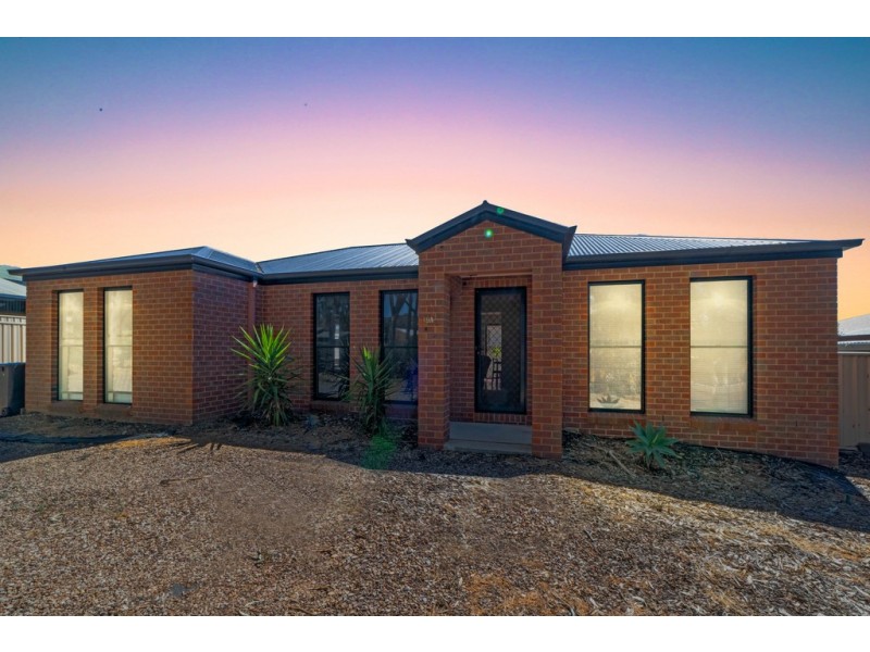 19A Lowe Street, Kangaroo Flat VIC 3555