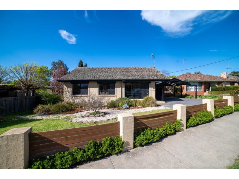 30 Lowndes Street, Kennington VIC 3550