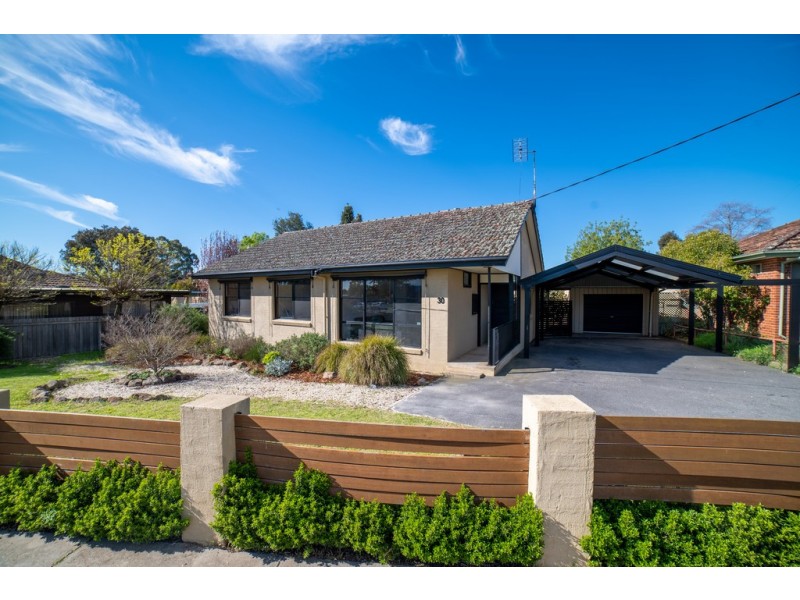 30 Lowndes Street, Kennington VIC 3550