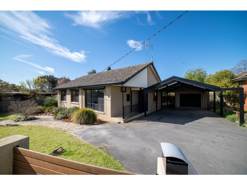30 Lowndes Street, Kennington VIC 3550