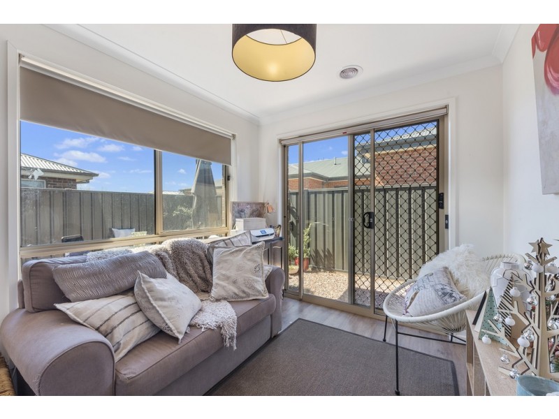 2A and 2B Oldaker Road, Huntly VIC 3551