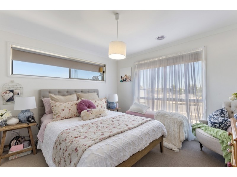 2A and 2B Oldaker Road, Huntly VIC 3551