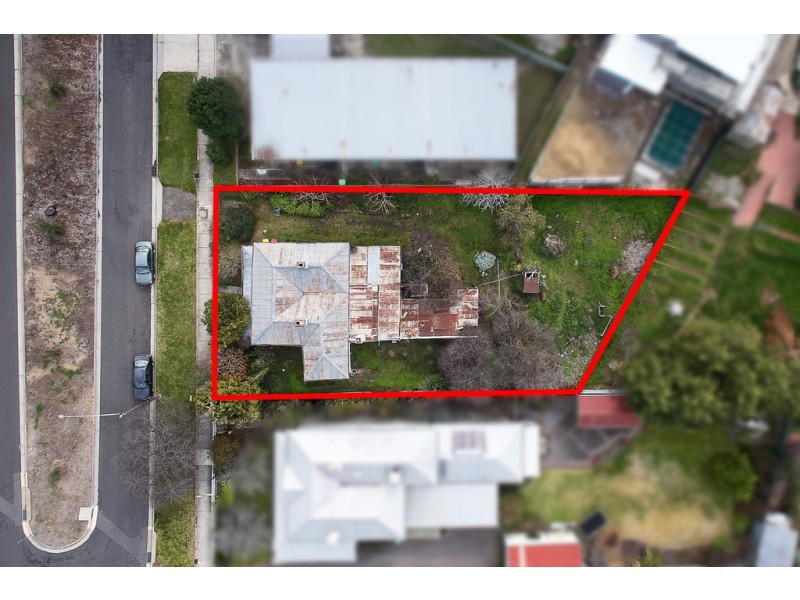 19 Reginald Street, Quarry Hill VIC 3550