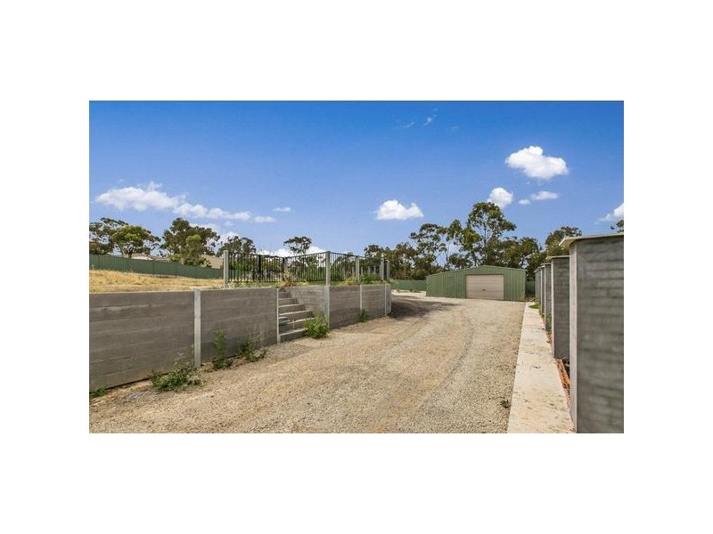 6A Clay Gully Court, Maiden Gully VIC 3551