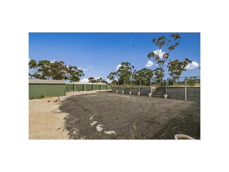 6A Clay Gully Court, Maiden Gully VIC 3551