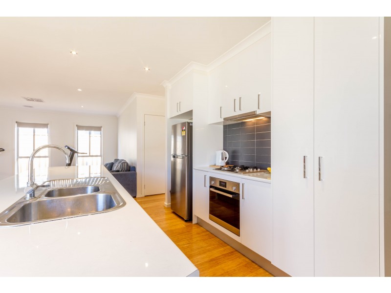 3/18A Emmett Street, Golden Square VIC 3555