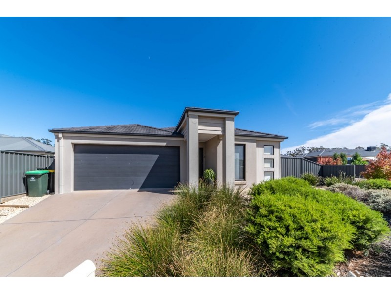 167 Jobs Gully Road, Eaglehawk VIC 3556