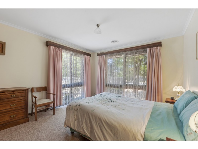 31 Burrowes Street, Golden Square VIC 3555