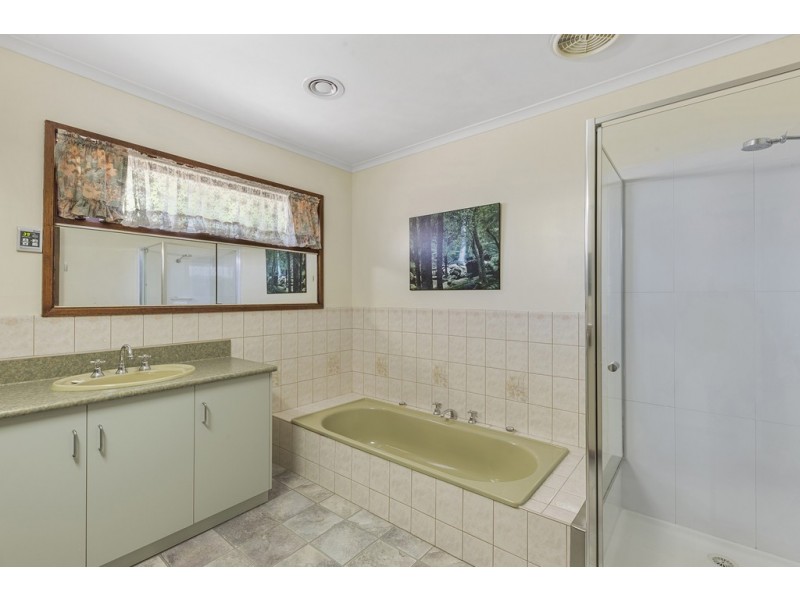 31 Burrowes Street, Golden Square VIC 3555