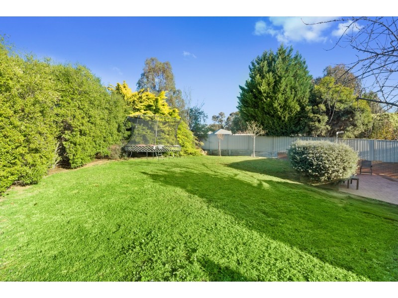 9 Currawong Court, Kennington VIC 3550