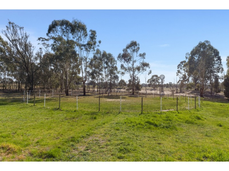 765 Epsom-Barnadown Road, Bagshot VIC 3551