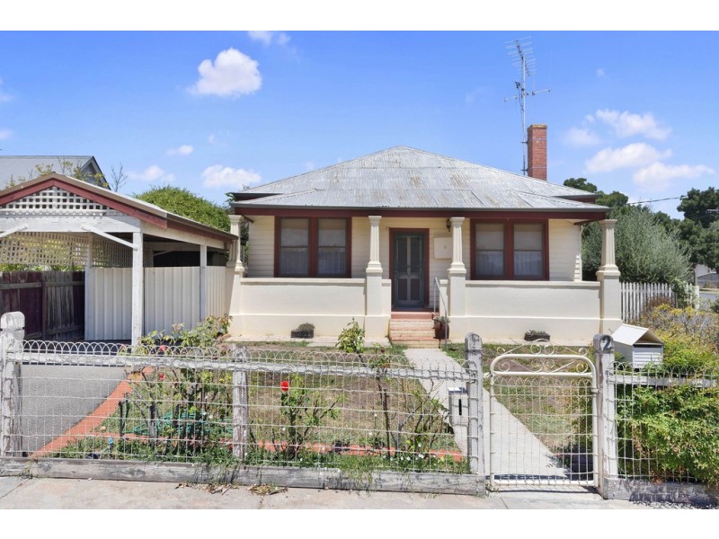 2 Denham Street, Eaglehawk VIC 3556