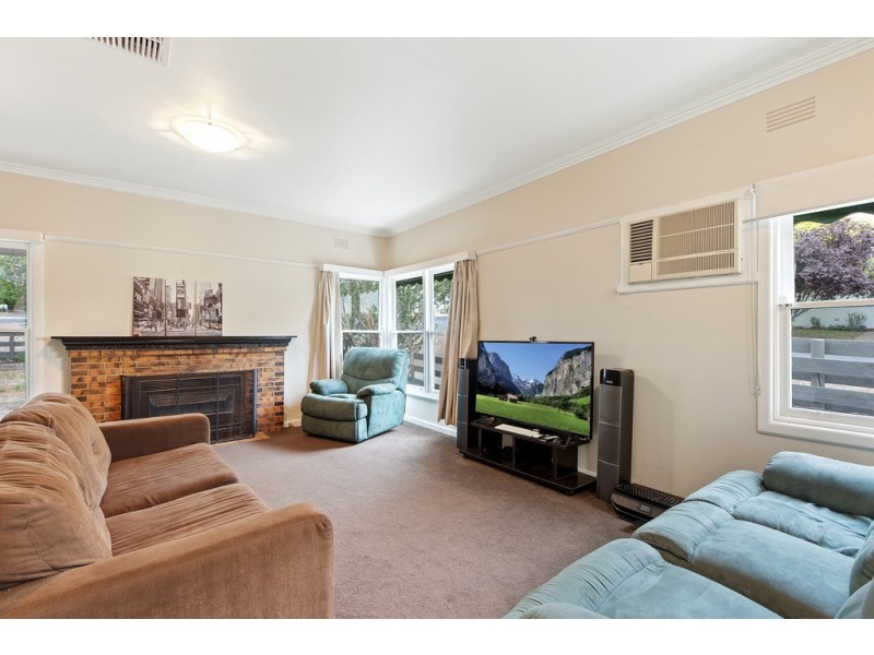 11 Steane Street, Kennington VIC 3550