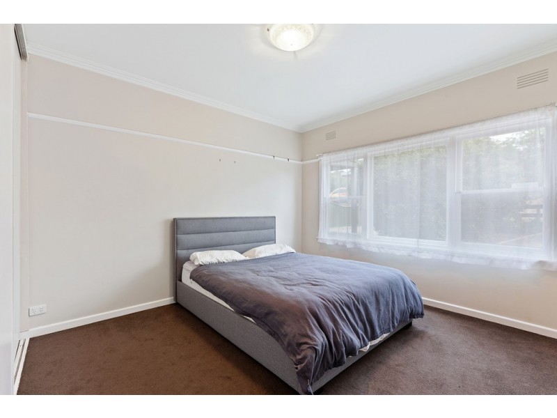 11 Steane Street, Kennington VIC 3550